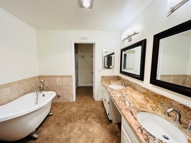 Building Photo - Lush and Lavish Lower Level Beverly Hills ...