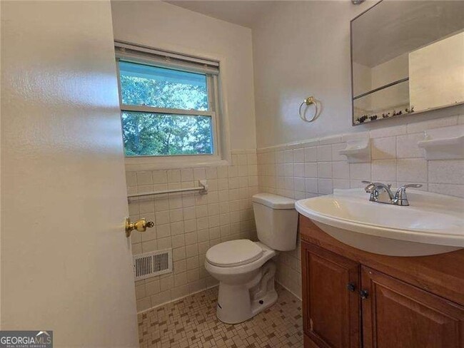 Building Photo - 762 Lancelot Dr