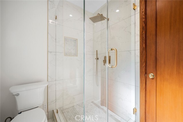 Building Photo - 2065 E Altadena Dr