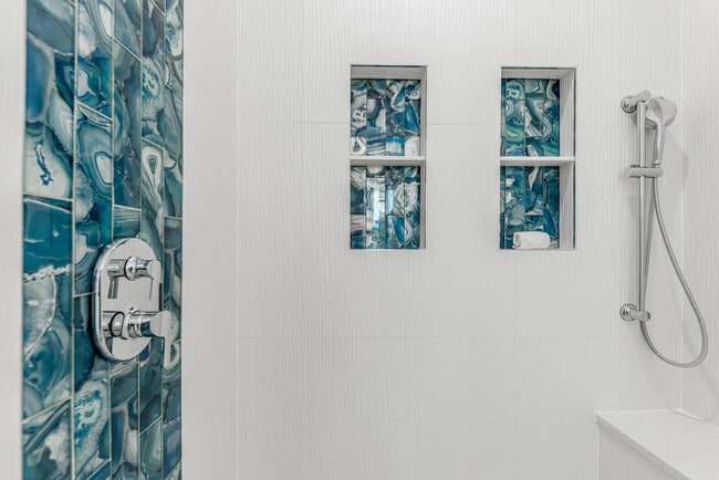 Building Photo - 4674 SE Manatee Way