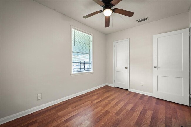 Building Photo - 1066 W 13th St