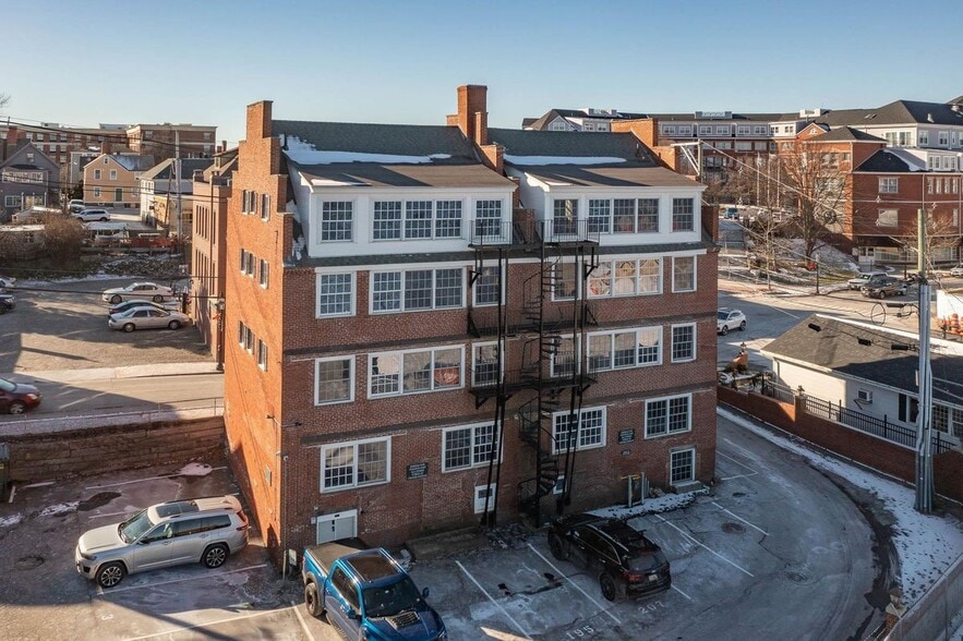 Building Photo - 205 Market, 5