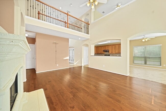 Building Photo - 18123 Memorial Falls Dr