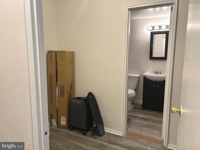 Building Photo - 2101 Chestnut St