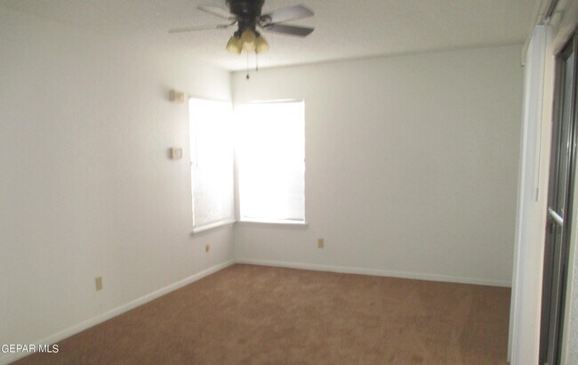 Building Photo - 4836 Excalibur Dr