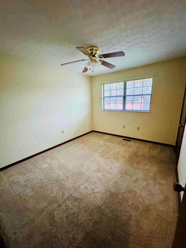 Building Photo - 108 Garden Ln