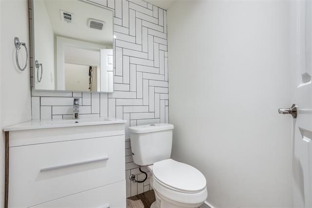 Building Photo - 5901 Auburndale Ave