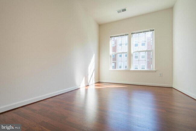 Building Photo - 7559 Stoney Run Dr