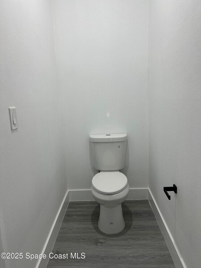 Building Photo - 200 Farley St