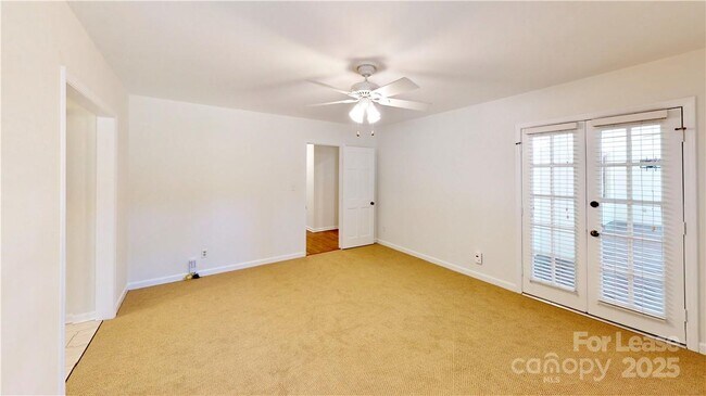Building Photo - 6810 Rosemary Ln