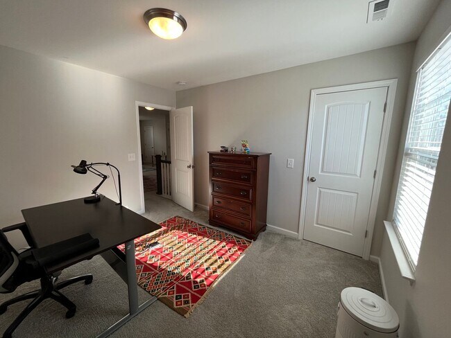 Building Photo - 5040 W Chandler Heights Dr