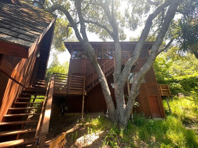 Building Photo - FOUR BEDROOM THREE BATH PLUS OFFICE UPDATE...