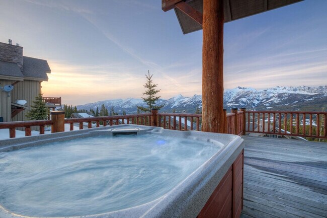 Building Photo - 5 Bandit Way