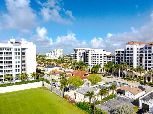 Building Photo - 364 E Palmetto Park Rd