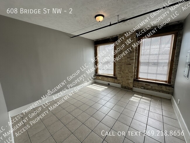 Building Photo - 608 Bridge St NW