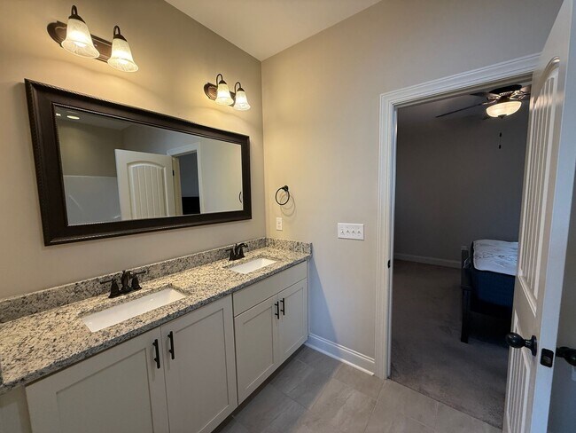 Building Photo - 3855 Academy Dr