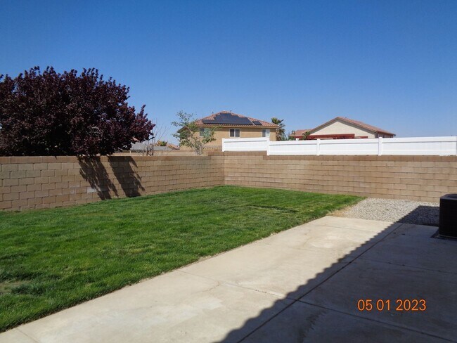 Building Photo - 2739 Garnet Ln