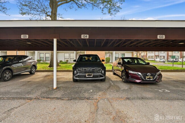 Building Photo - 7 Dennison Dr