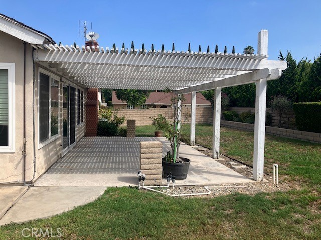 Building Photo - 1536 Yermo Pl