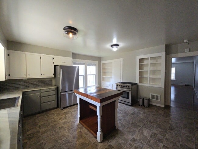 Building Photo - Beautifully remodeled 2BD/1BA Scotia home