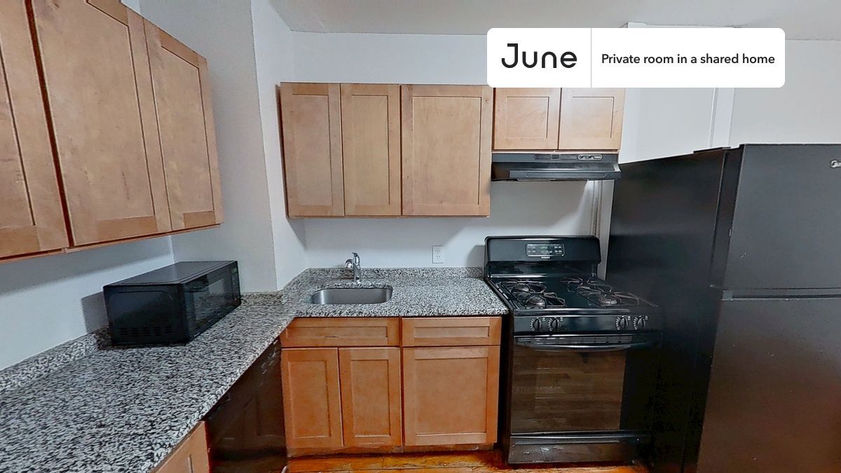 Building Photo - Room in Shared 4 bed/1 bath home in Roxbury