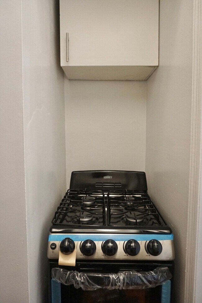 Building Photo - 359 W 126th St