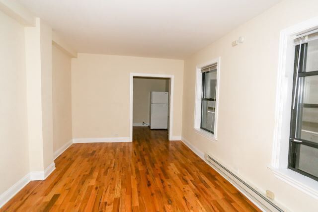 Building Photo - 1350 N Dearborn St