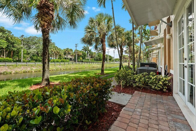 Building Photo - Charming 3-Story 3-Bedroom 2.5 Bath Townho...