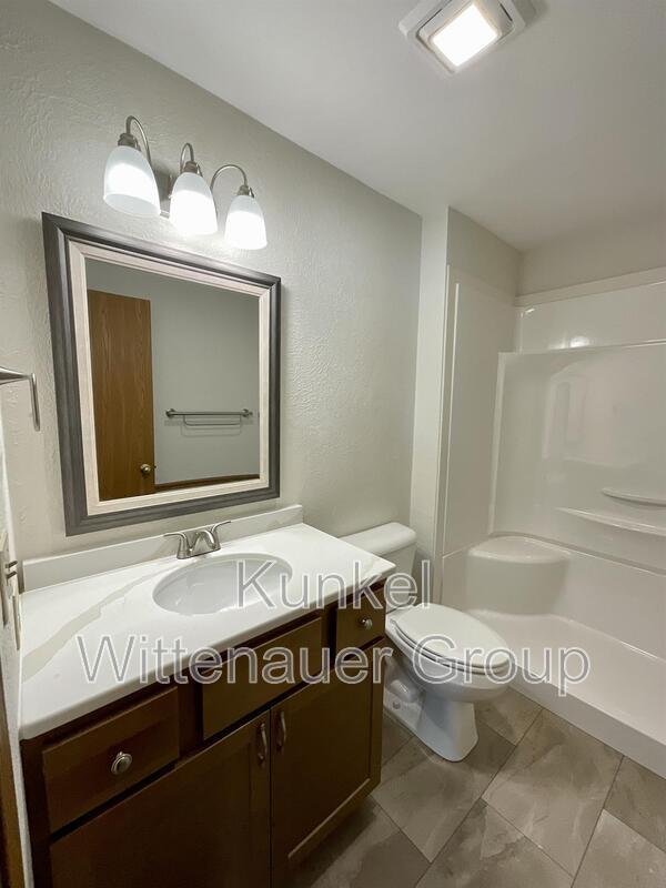 Building Photo - 614 Carol Ann Dr