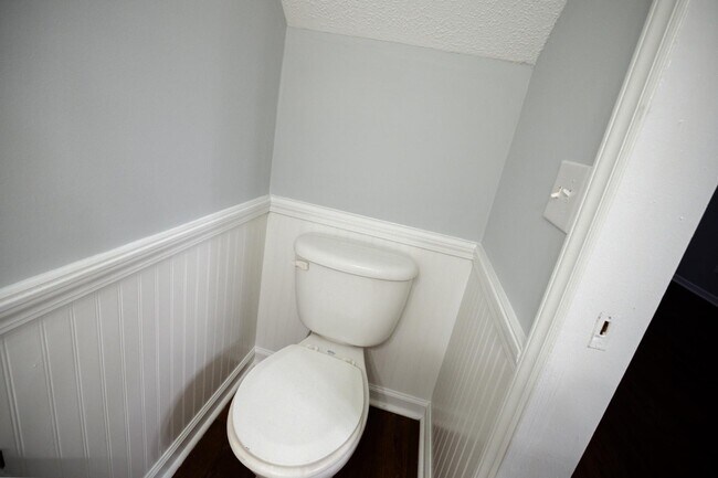 Building Photo - 944 Bonham Ave