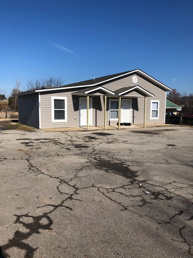 Building Photo - 2703 Rudy Rd W