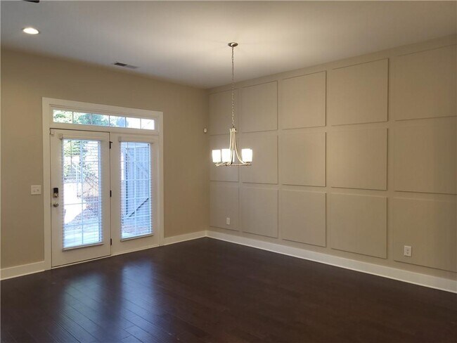 Building Photo - 5728 Taylor Wy