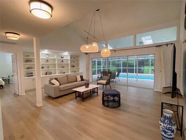 Building Photo - 4489 Oak View Dr