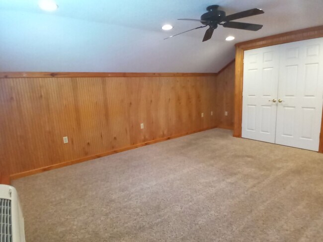 Building Photo - 350 Katydid St