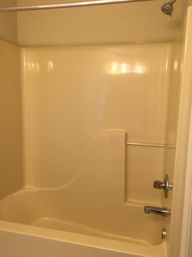 Building Photo - Three Bedroom on Veterans Available This F...