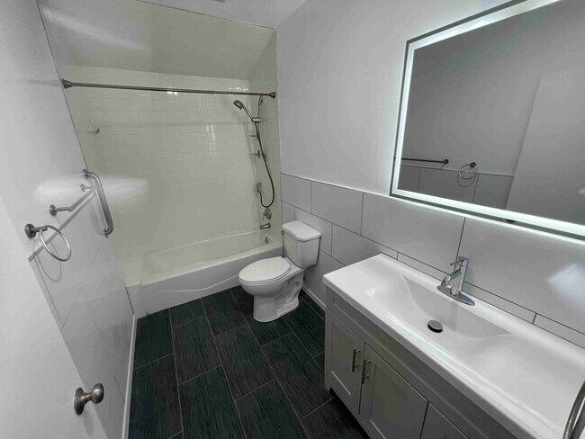 Building Photo - COMPLETELY REMODELED HOME IN QUIET AREA!