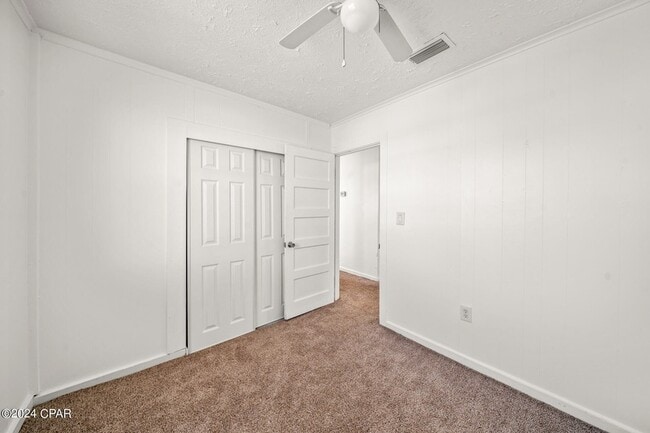 Building Photo - 6319 Sunset Ave