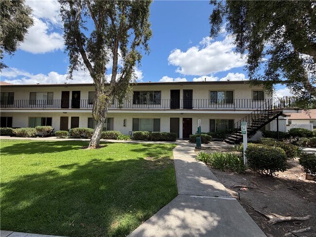 Building Photo - 1330 W Lambert Rd