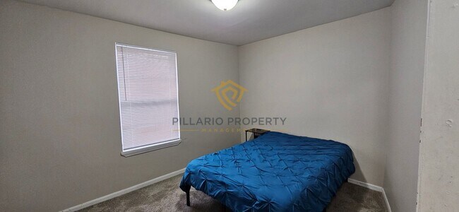 Building Photo - 933-935 N Dearborn St