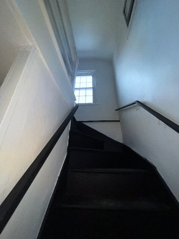 Building Photo - 37 Harmony St