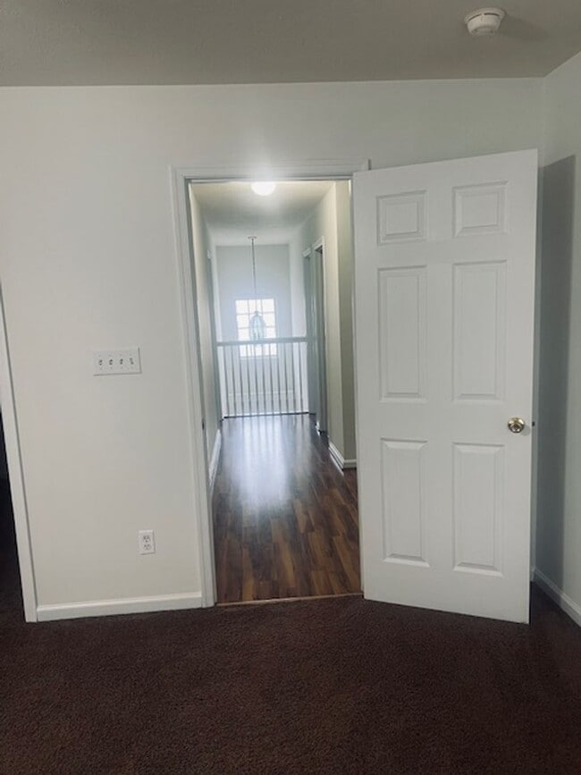 Building Photo - Jordans Crossing