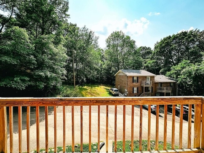 Building Photo - 470 Martha Ln