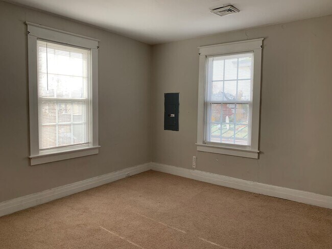 Building Photo - 106 Yeardley Ave