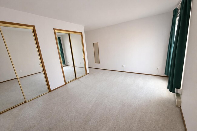 Building Photo - 1876 Haymarket Rd