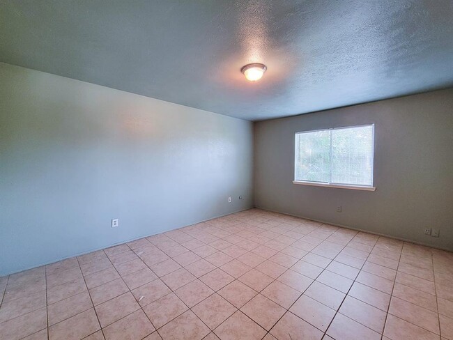 Building Photo - 17423 Ranch Country Rd