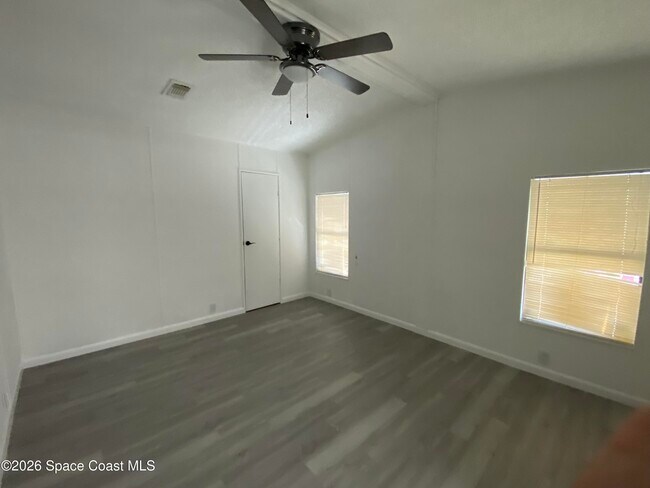 Building Photo - 1925 Sago Palm St NE