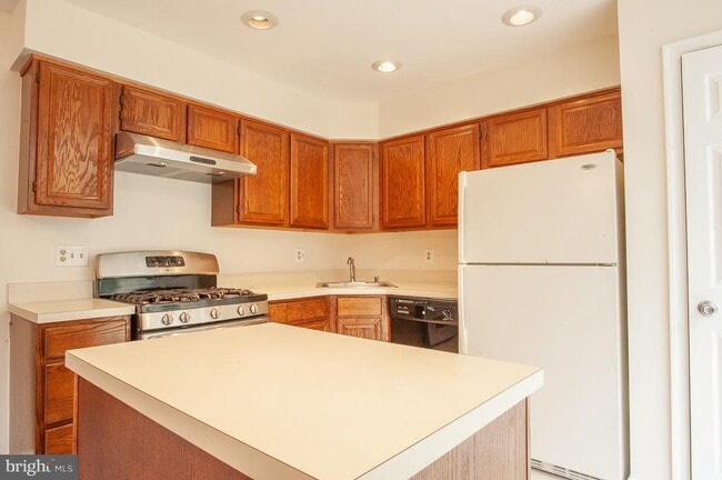 Building Photo - 6071 Joust Ln