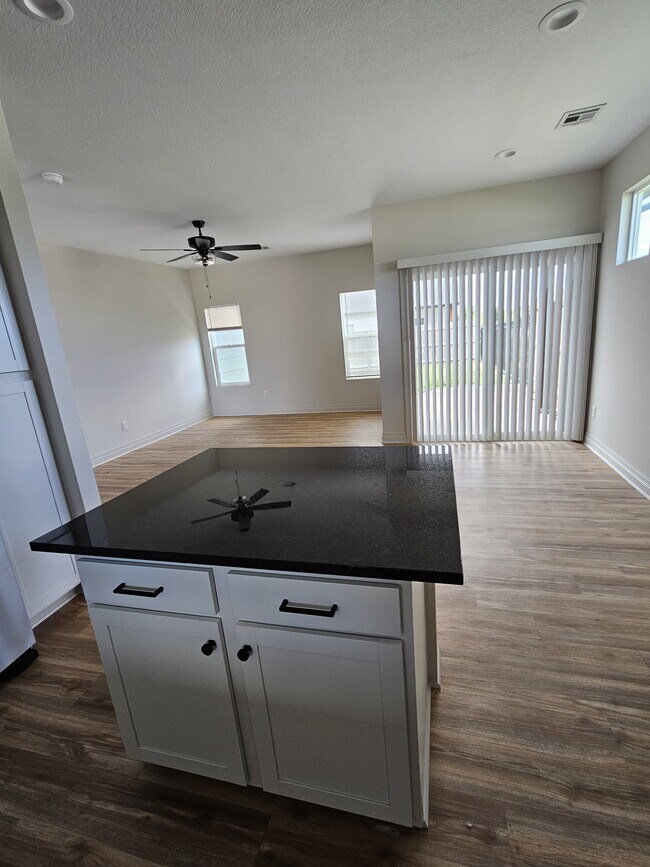 Building Photo - 1812 E Village Estates Dr
