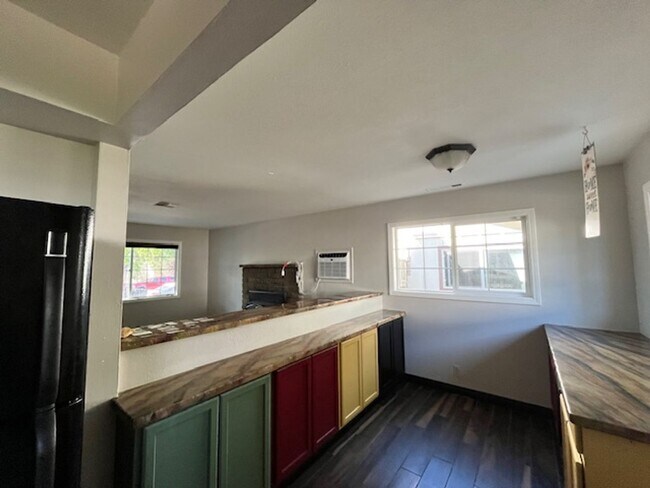 Building Photo - 3 Bedroom Home Centrally Located in Carson City