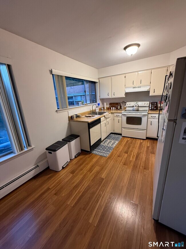 Building Photo - 333 Vincelette St